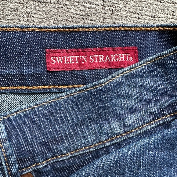 Lucky Brand Straight Leg Jeans - Picture 4 of 5